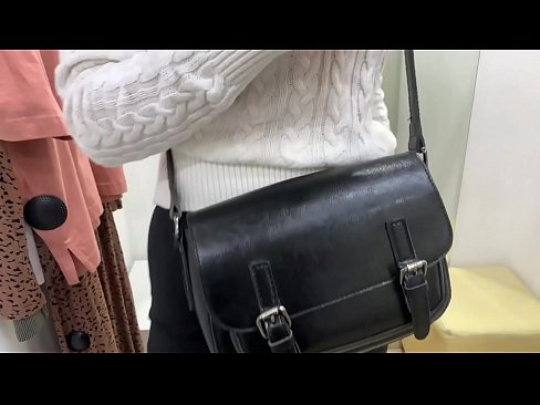 ❤️ Melancap awam perempuan jalang FeralBerry dengan dildo di dalam bilik pemasangan ️ Video lucah pada ms.com-porn-hat.ru ❌️