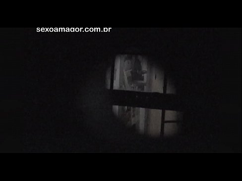 ❤️ Blondie dirakam video secara rahsia oleh intip kawasan kejiranan yang tersembunyi di sebalik batu bata kosong ️ Video lucah pada ms.com-porn-hat.ru ❌️