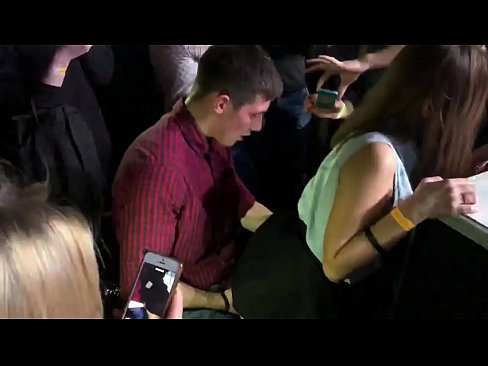 ❤️ Seks sebenar di kelab malam Rusia. Gadis Rusia berusia 18 tahun di dubur dan faraj disetubuhi di kelab malam ️ Video lucah pada ms.com-porn-hat.ru ❌️